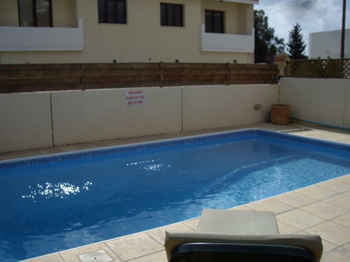 Frangipani Villa Paphos Luaran gambar